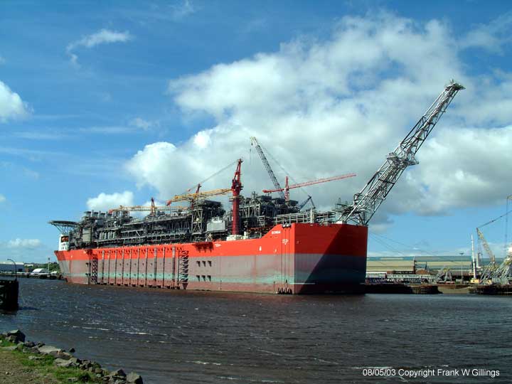 Asian Hercules II and the Bonga on the River Tyne.